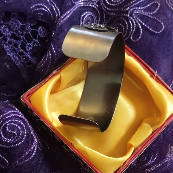 Vintage Brass & Purple Cuff Bangle - Picture 7 of 8